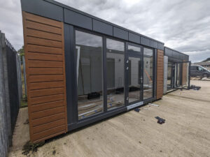 Cómo crear una oficina modular con estructuras de madera